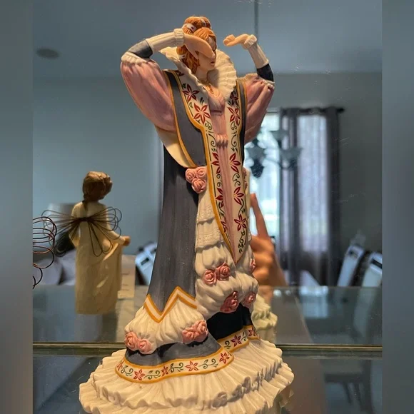 Sleeping Beauty Lenox Figurine - Picture 2 of 3